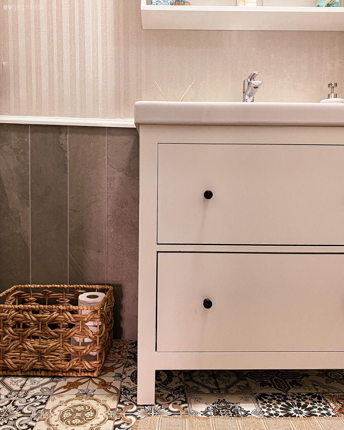 Banyo, Beyaz, Banyo dolabı, Banyo aynası, Banyo seramikleri, Hasır sepet