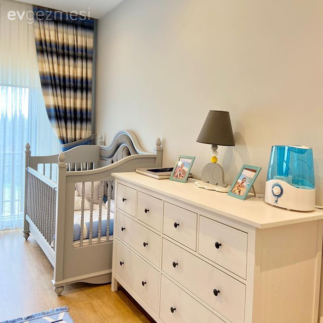 Modern ve Art Dekoyu Harmanlayan Bu Ev Pek Aydınlık!