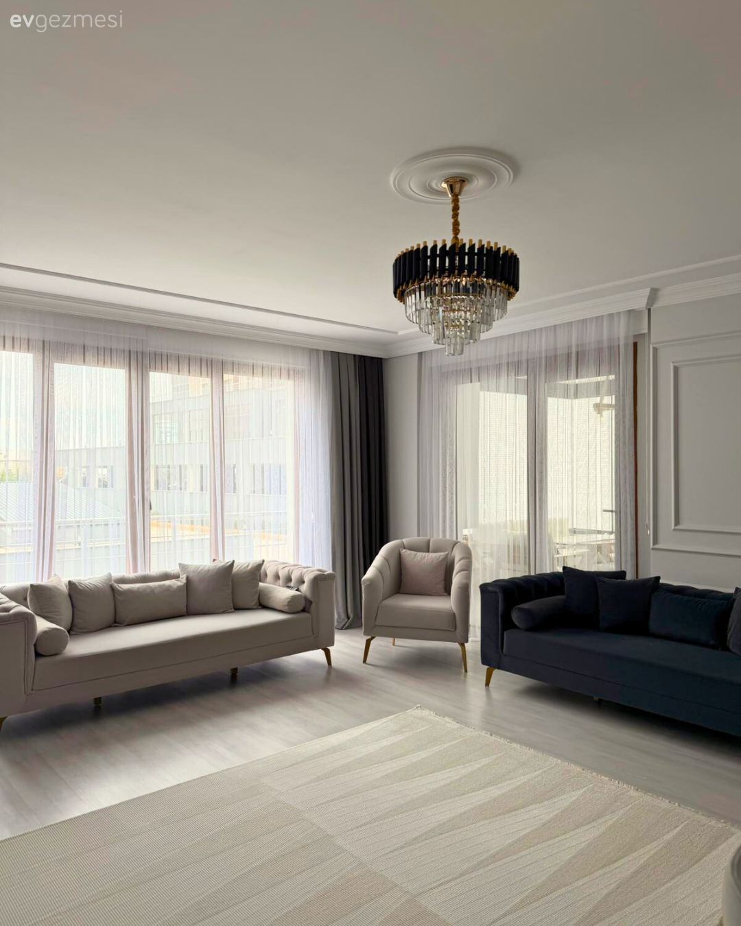 Bu Trabzon Evinde Işıltılı Detaylar Ortama Cazibe Katmakla Görevli