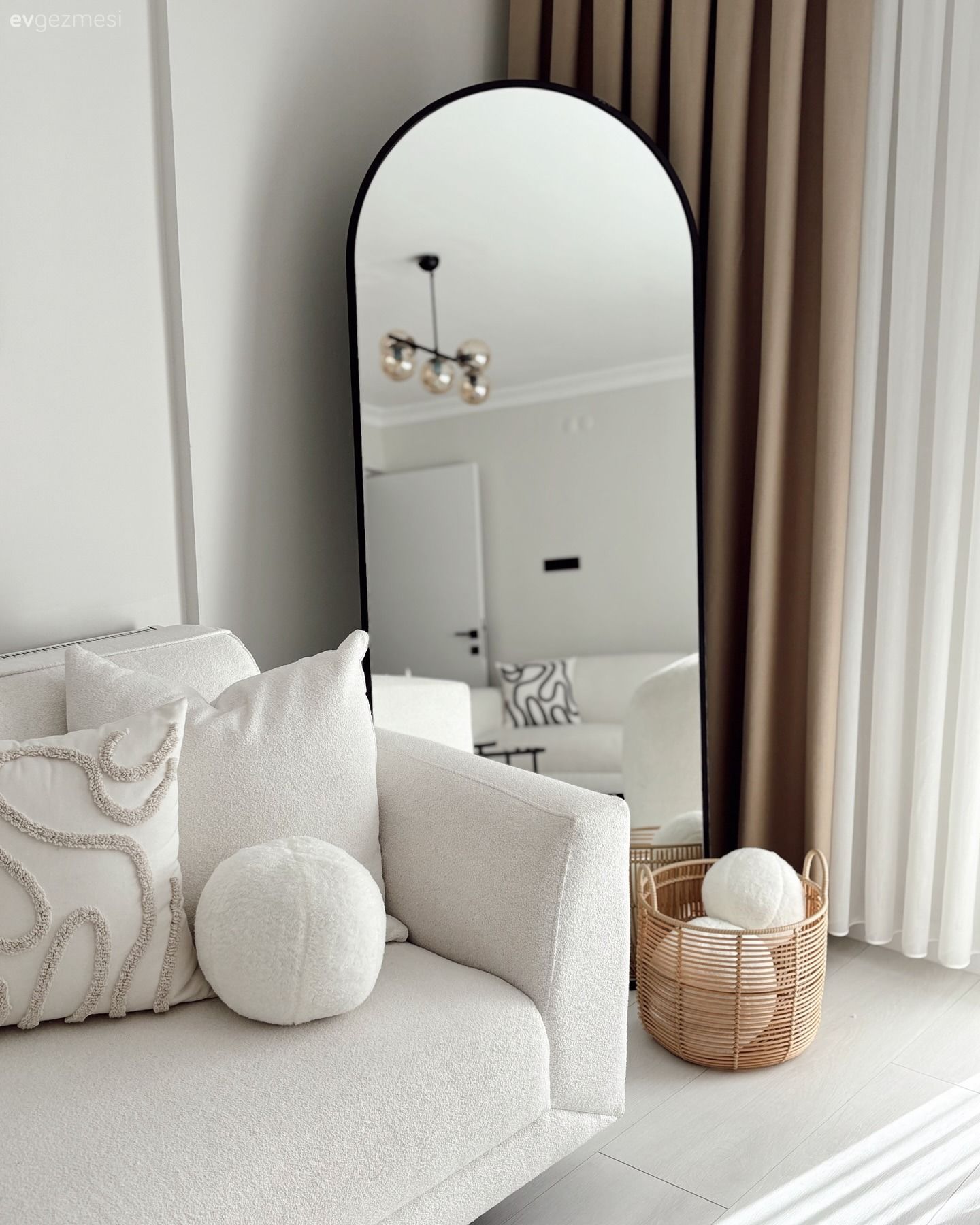 Bu Manisa Evinde Beyaz Rengin Yeri Oldukça Sağlam