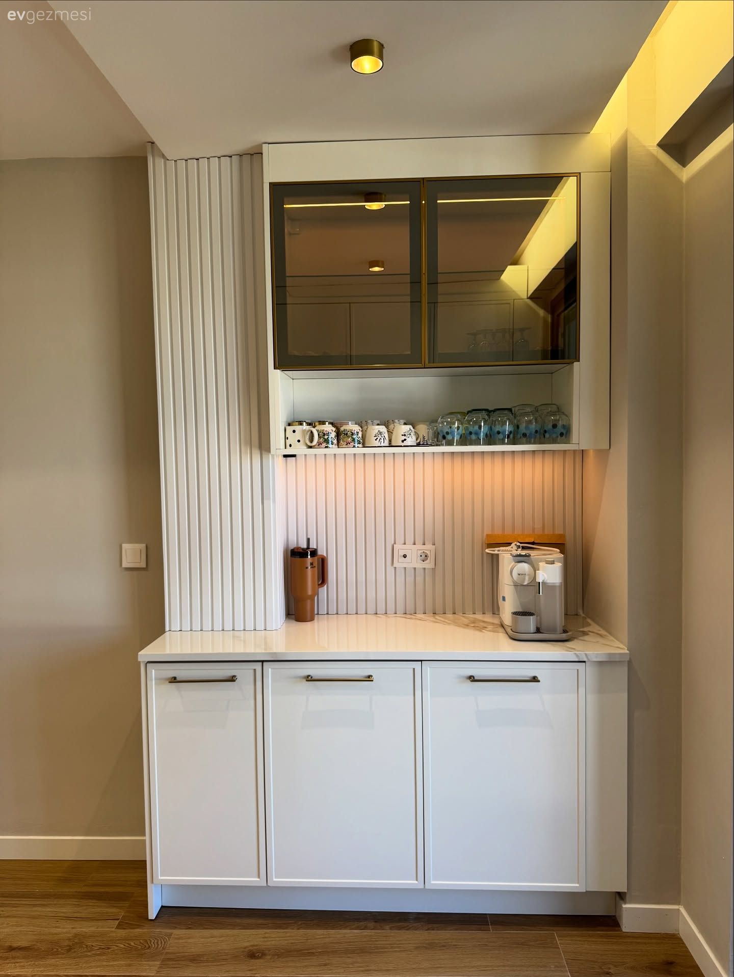 Lambri Kapaklar Bu Mutfağın Albenisini Daha Çok Arttırmış