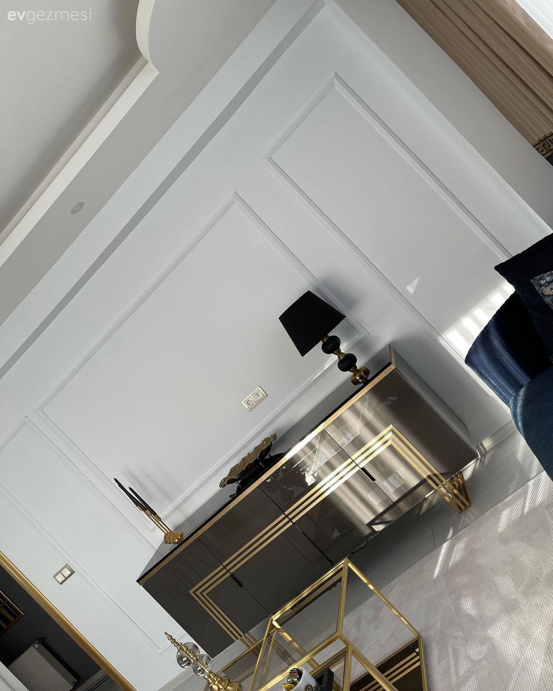 Bu Nevşehir Evi Koyu Renkleri Işıltıyla  Aydınlatmayı Pek Seviyor!