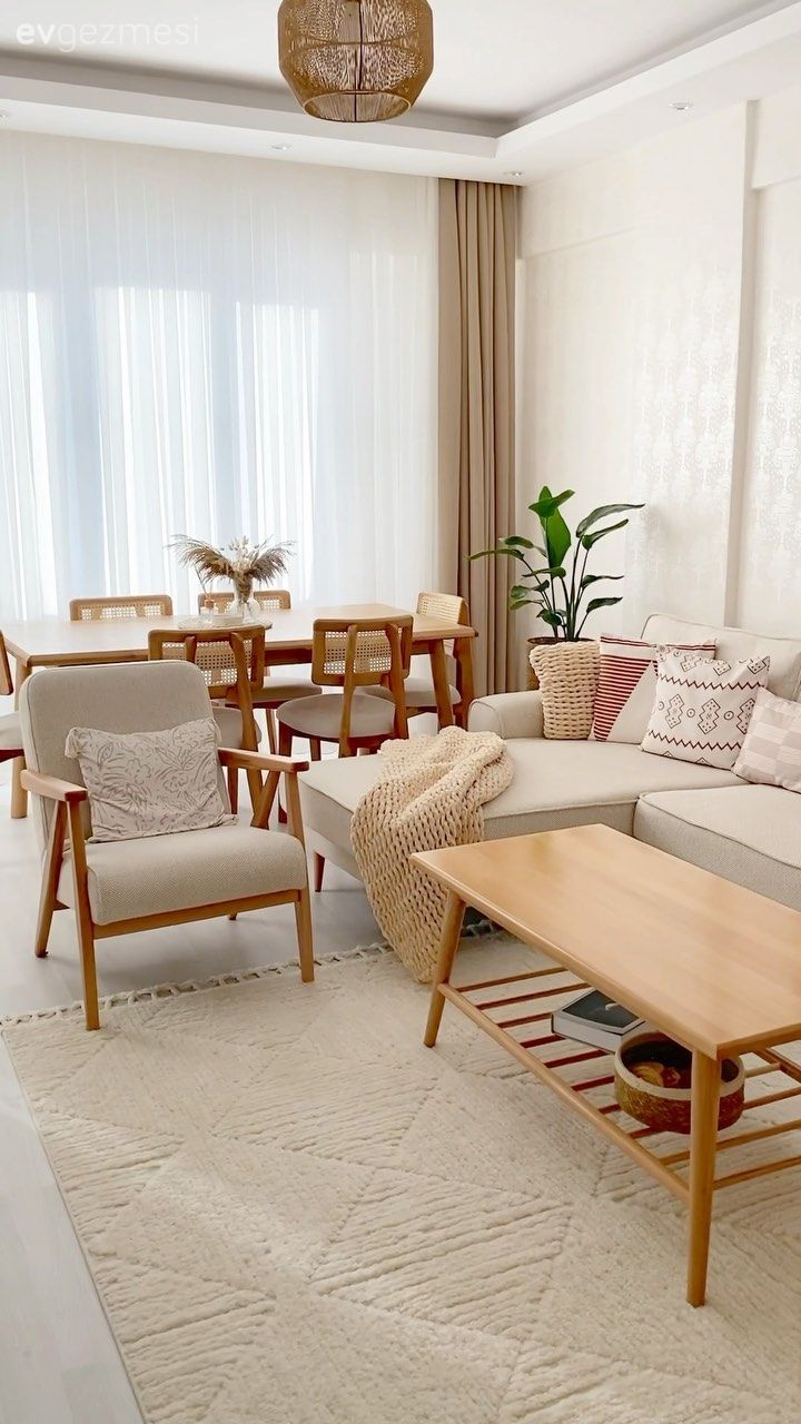 Salon, Beyaz, Ev bitkisi, Ahşap Mobilya, Köşe koltuk, Koltuk takımı, Orta sehpa, Sehpa, Berjer, Sandalye, Yemek masası, Halı, Salon halısı, Hasır avize, Saksı, Kırlent, Ev tekstili, Krem