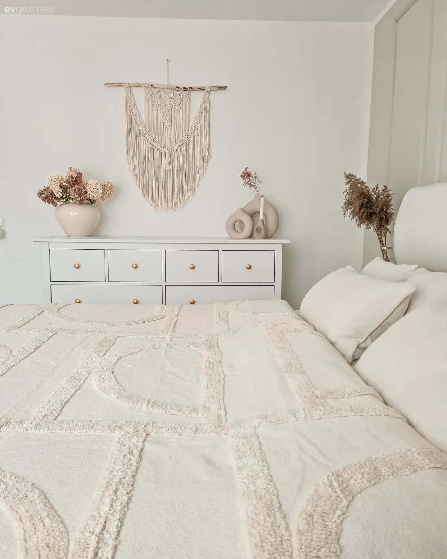 İskandinav Ruhlu Bu Evde Doğal Materyaller Tüm Alanı Sarmış