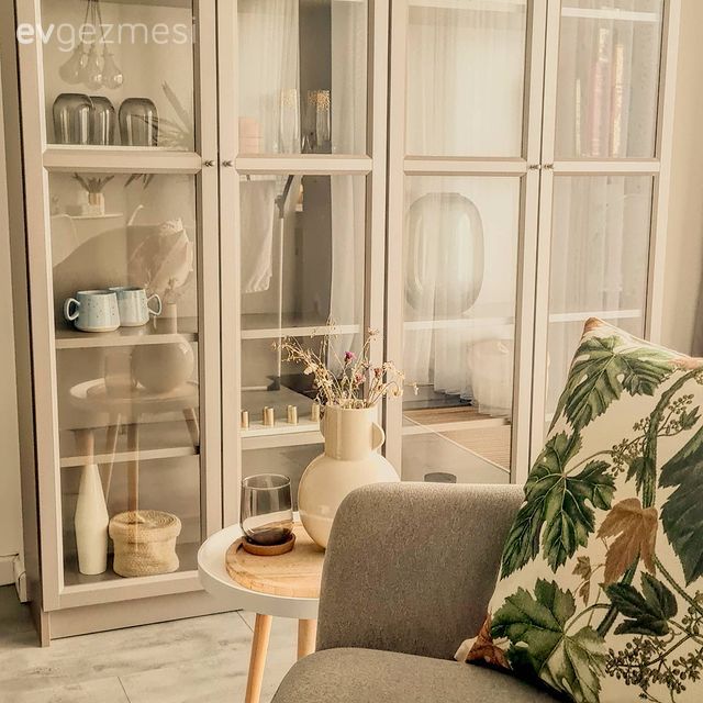 Gri, Vitrin, Koltuk takımı, Kırlent, Ev tekstili, Desenler, Dekoratif Objeler