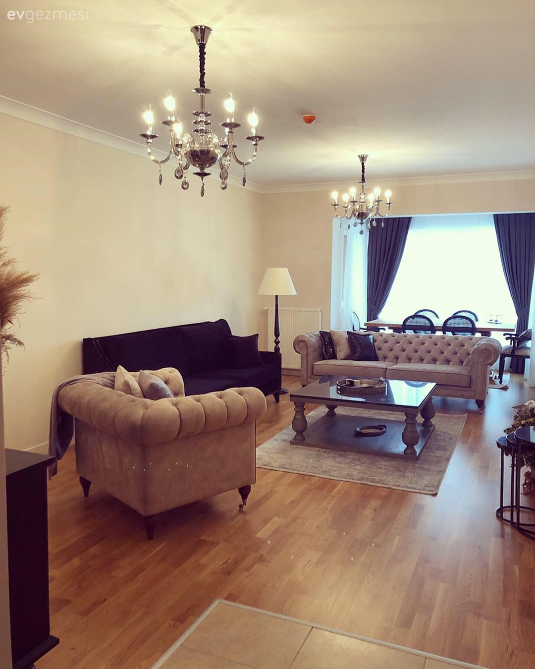 Modern Esintili Bu Ev İddialı Parçalarla Kuşanmış!