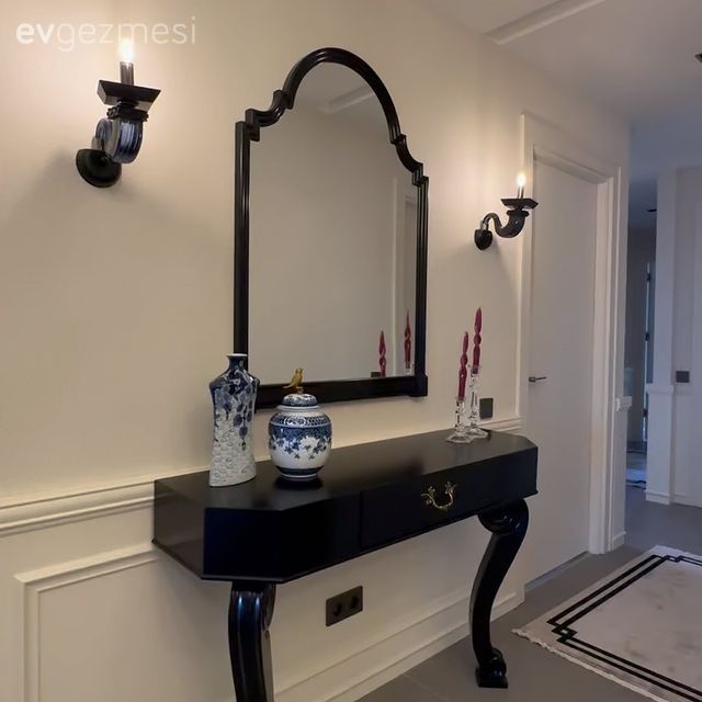 Beyaz, Siyah, Dresuar, Ayna