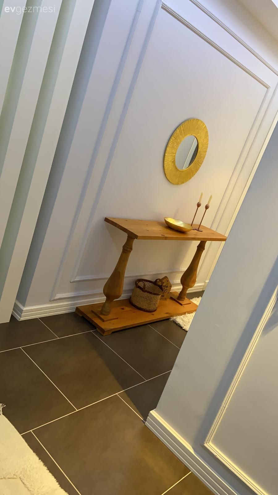 Antre, Duvar çıtalama, Dresuar, Yuvarlak ayna, Dekoratif ayna