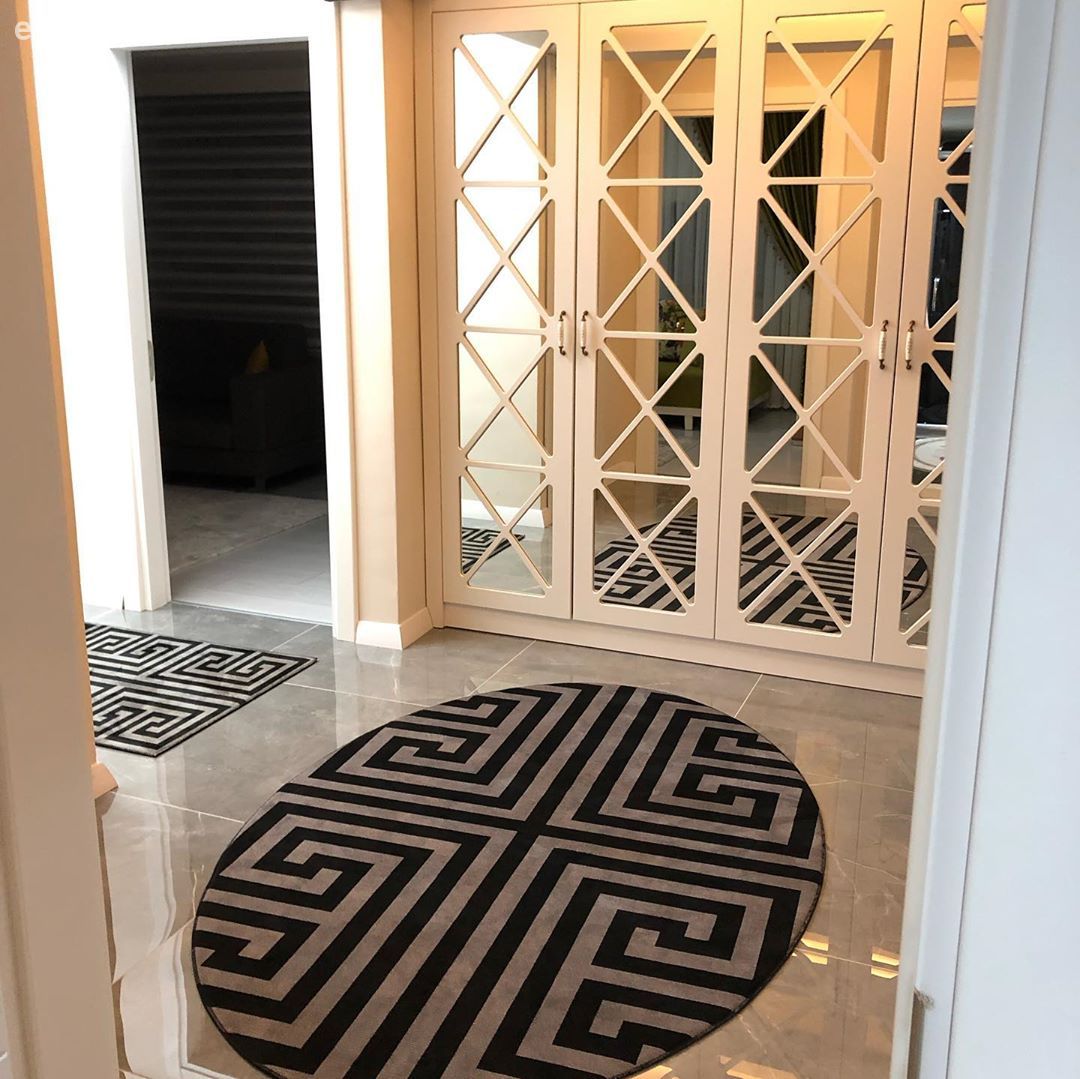 Bu Ev İddialı Renk Paleti ve Mobilyalarıyla Işıldıyor!