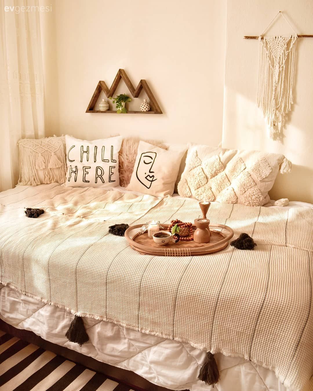 Oturma Odası, Sedir, Kırlent, Ev tekstili, Bej, Beyaz, Makrome, Desenler