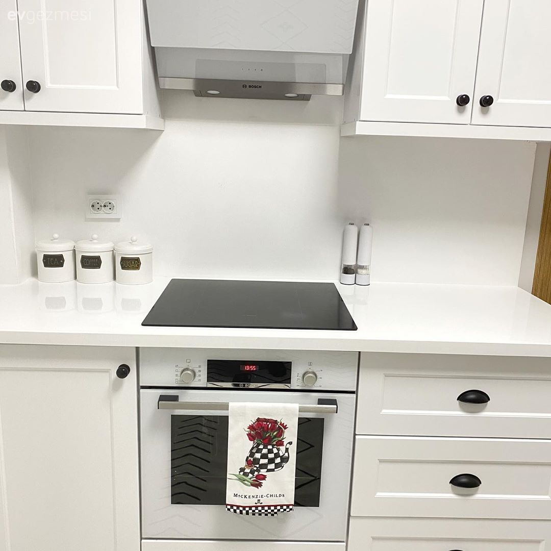 Beyaz mutfak, Mutfak, Siyah, Beyaz, Cam Ankastre, Ankastre, Davlumbaz, Mutfak tezgahı, Mutfak tezgah arası