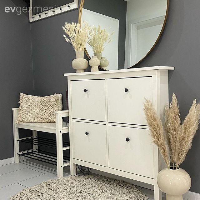 Antre, Yuvarlak ayna, Dekoratif ayna, Dresuar, Vazo, Ev Aksesuar, Pampas otu, Paspas