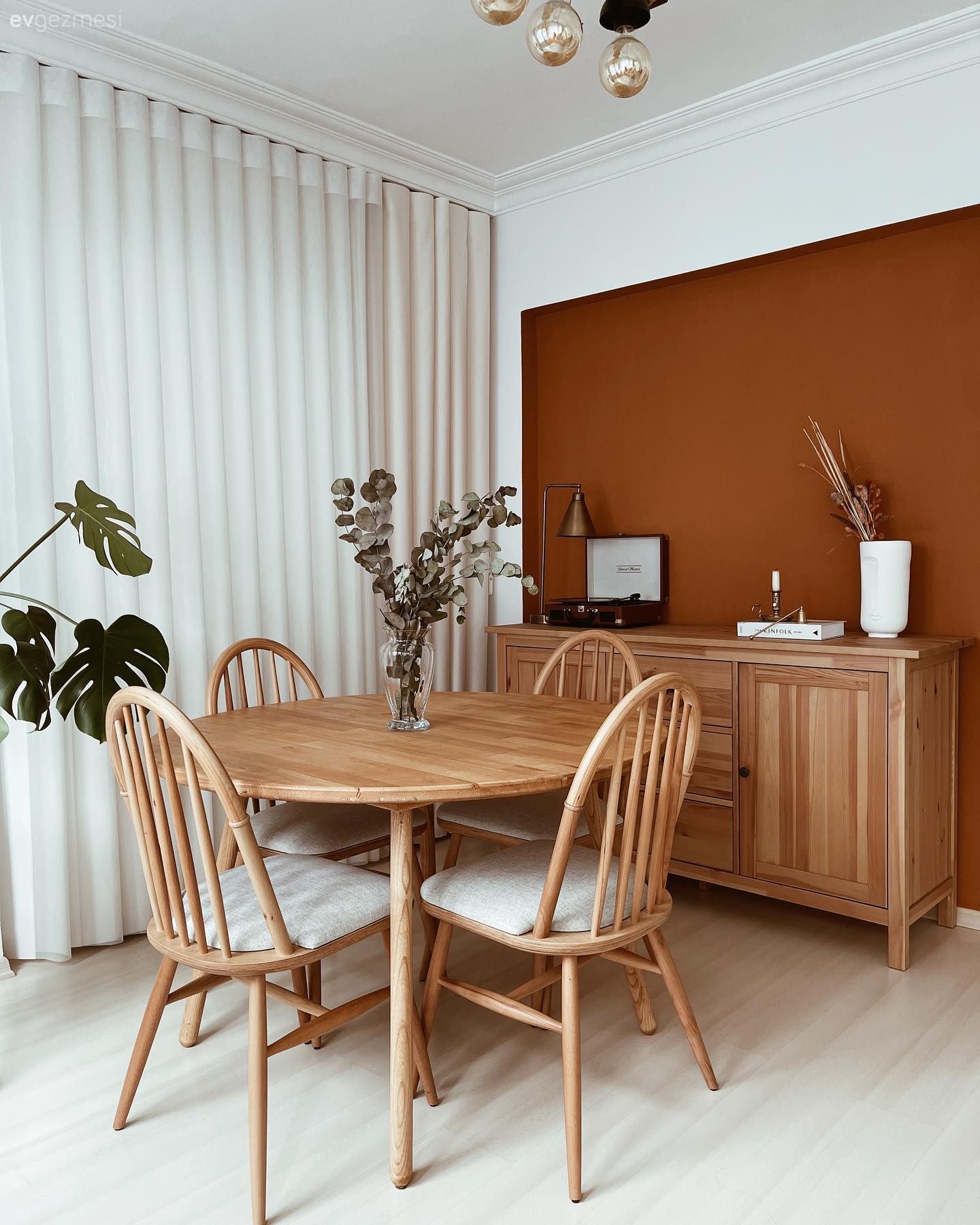 Yuvarlak Yemek Masası Mı Dikdörtgen Yemek Masası MI?