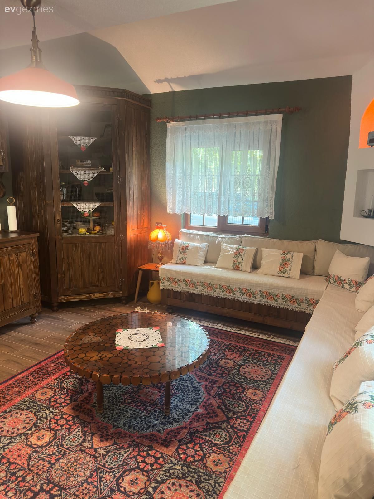 Bu Otantik Sakarya Evinde Örtülerden Perdelere Her Şey El Emeği