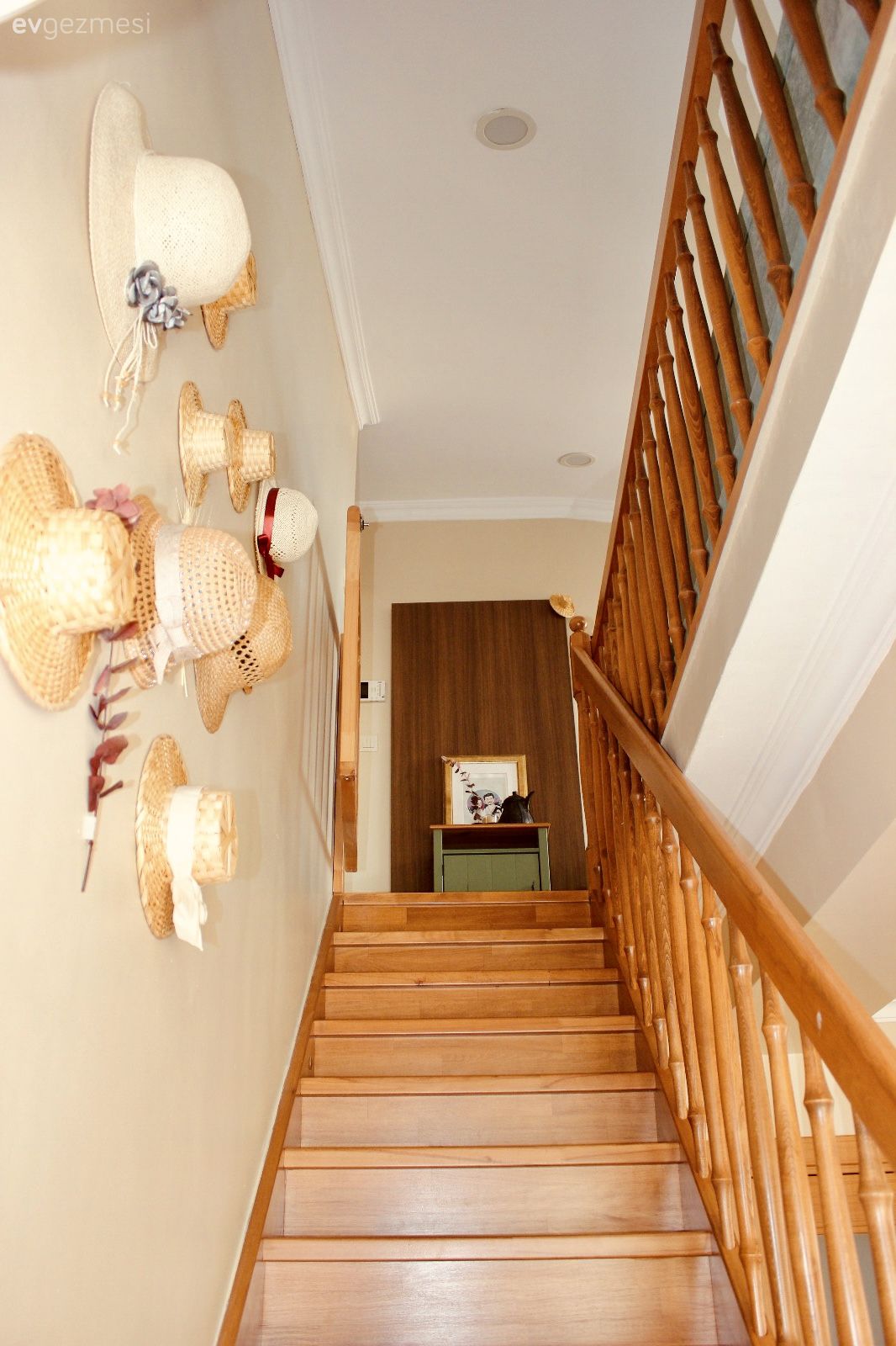 Merdiven, Ahşap merdiven, Duvar dekorasyonu, Beyaz, Kahverengi, Çerçeve