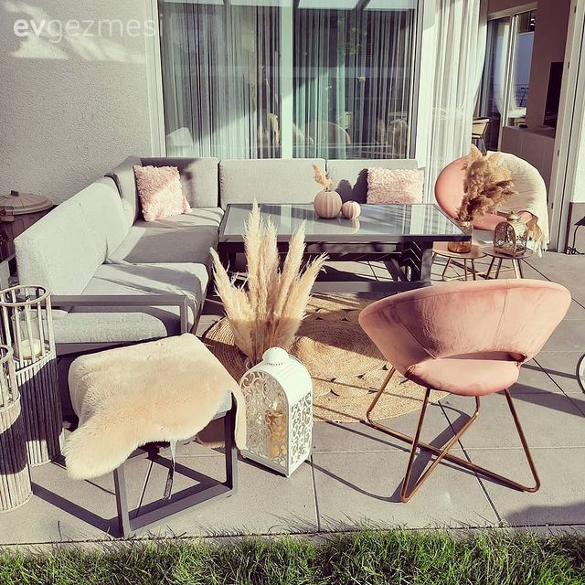 Bahçe, Bej, Pudra pembe, Beyaz, Bahçe oturma grubu, Salıncak, Berjer, Altın, Hasır