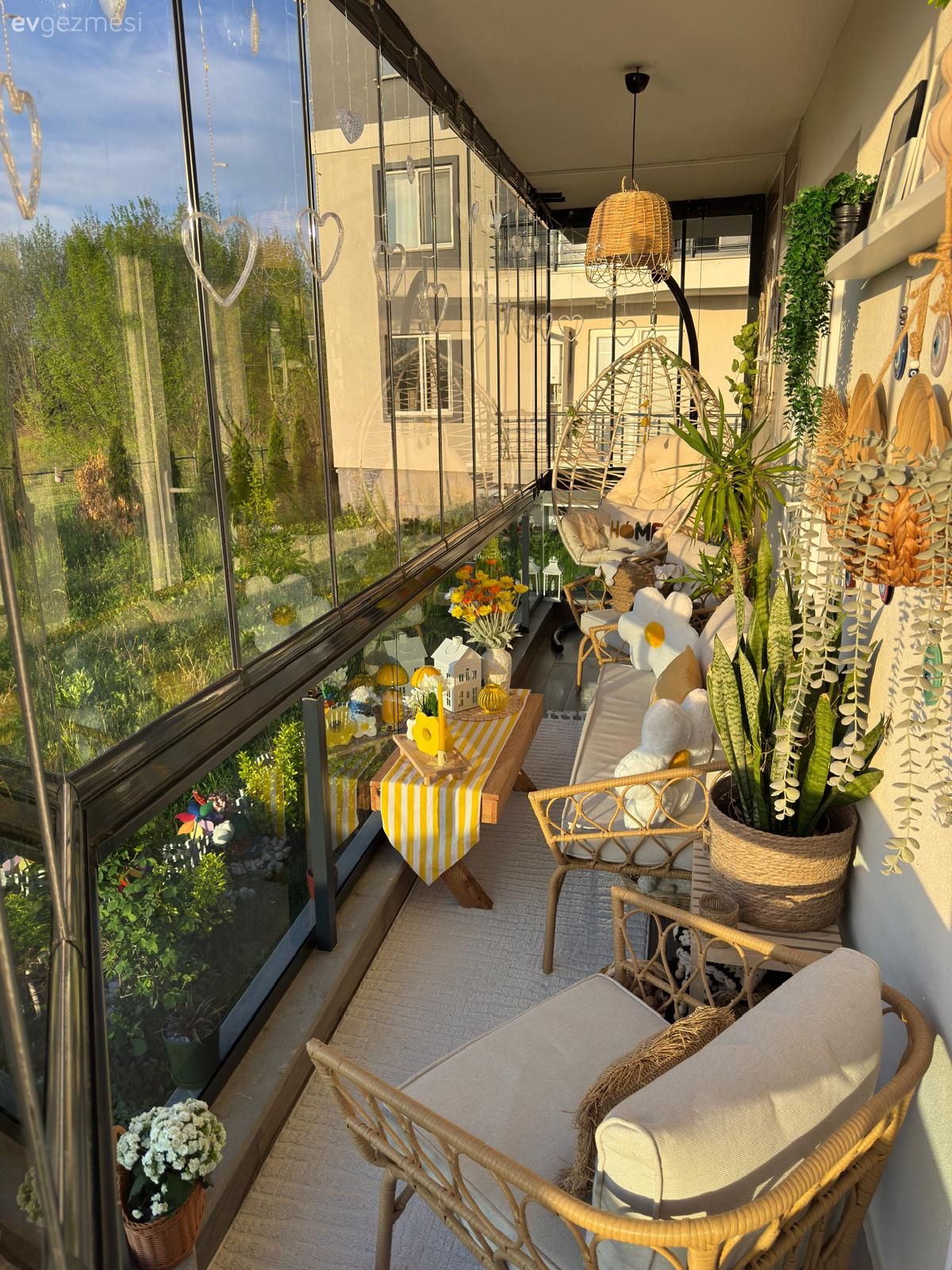 Bu Sakarya Evinde Balkonun Enerjisi Pek Fazla