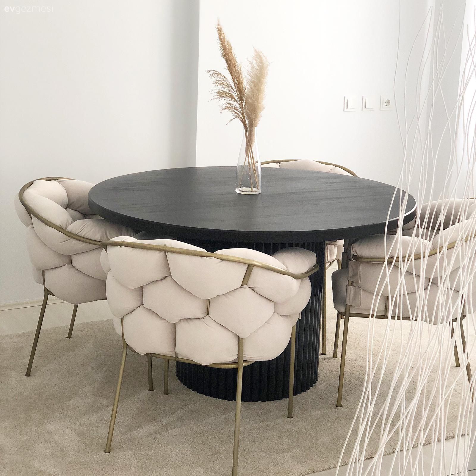 Bu Keyifli Evde Ev Sahipleri Değişiklik Yapmadan Duramıyor!