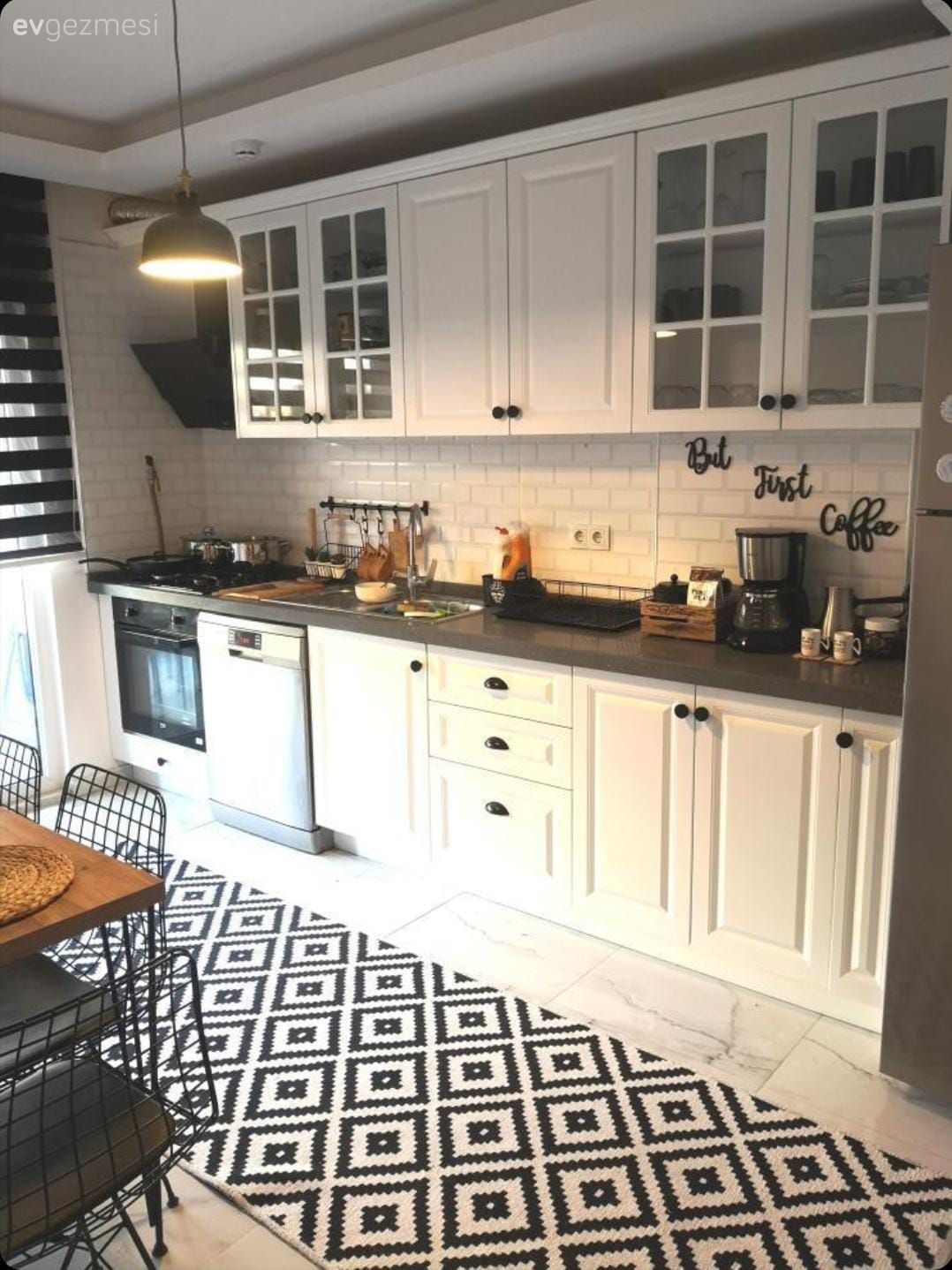 İskandinav Ruhlu Bu Evde Turuncunun Sesi  Her Köşede!