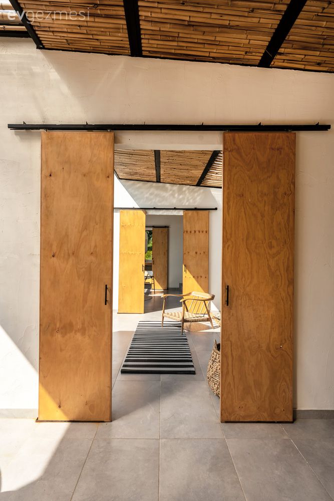 Manzaraya Saygı Duruşunda Bulunan 100 M2'lik Yazlık!