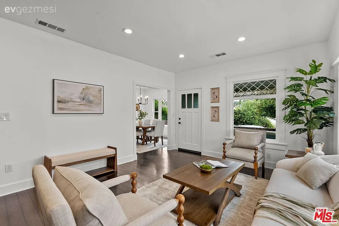 Modern ve Sıcak Bir Salon İçin 10 Kolay Uygulama