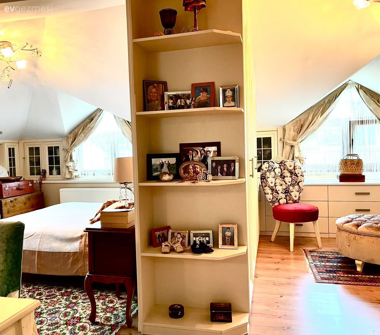 Bu Ressam Evinde Dekorasyon da Bir Tablo Edasında!