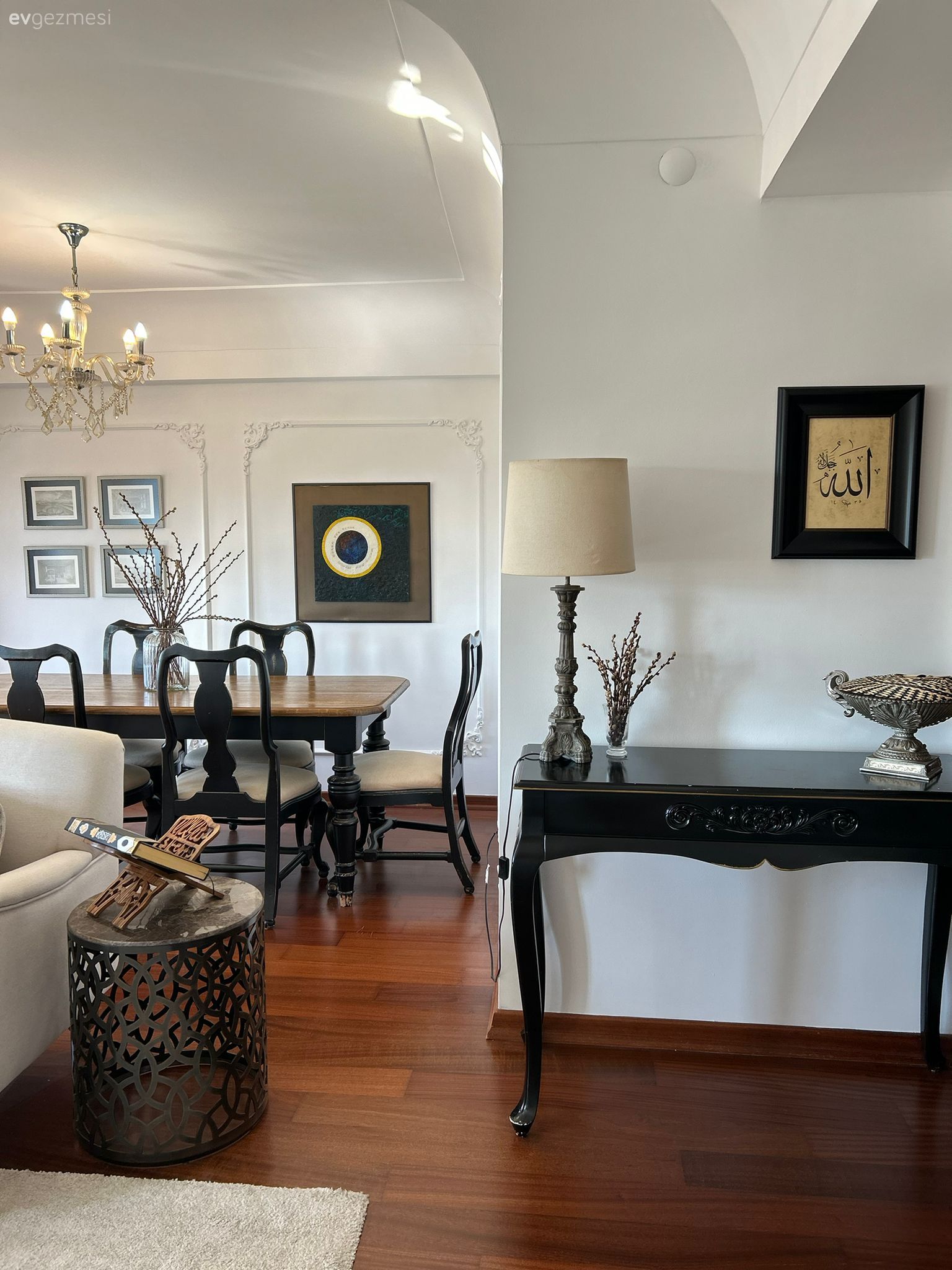 Denize Komşu Bu Dubleks Evde Özenli Detaylar Göze Çarpıyor