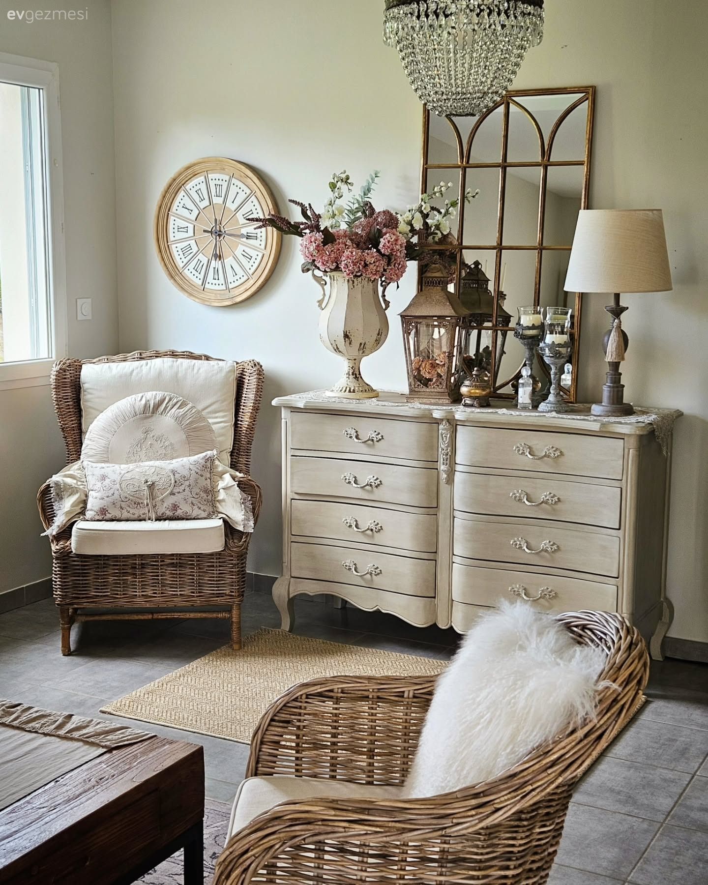 Bu Köy Evinin İçindeki Her Parça Nostaljiden Güç Almış