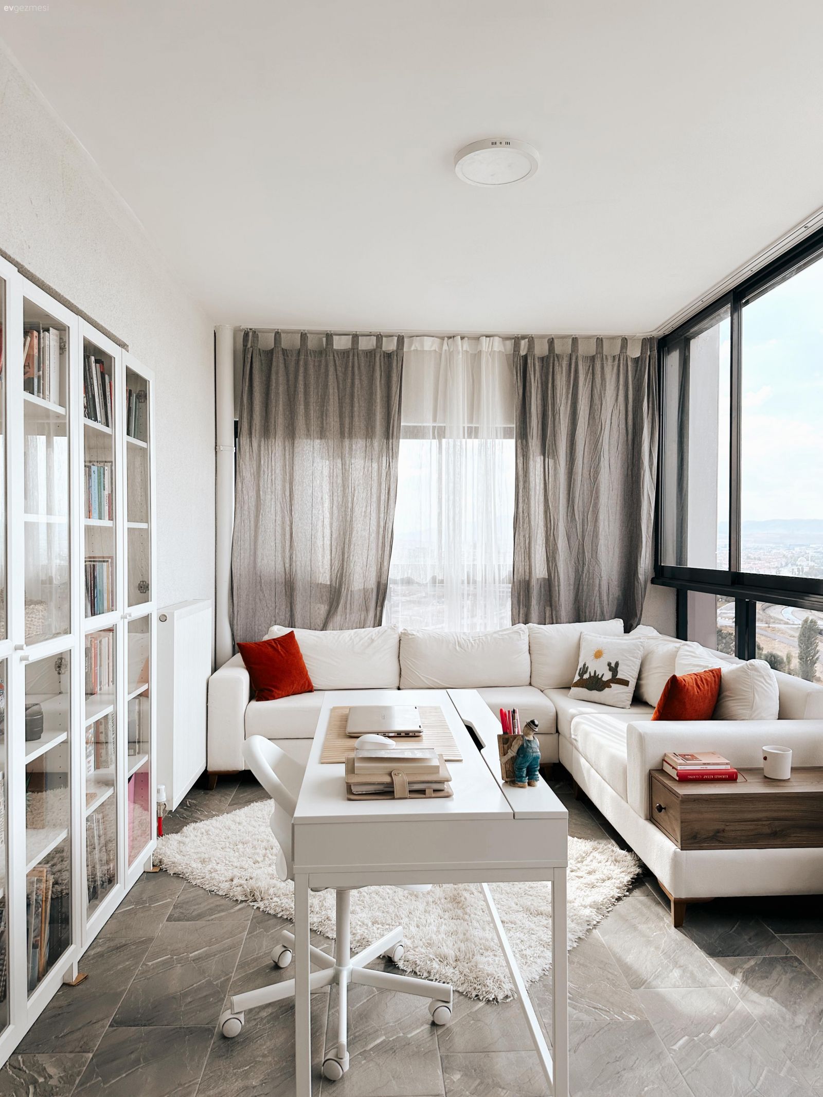 Öncesi Balkon Sonrası Çalışma Odası: Ankara'dan Keyifli Bir Ev!