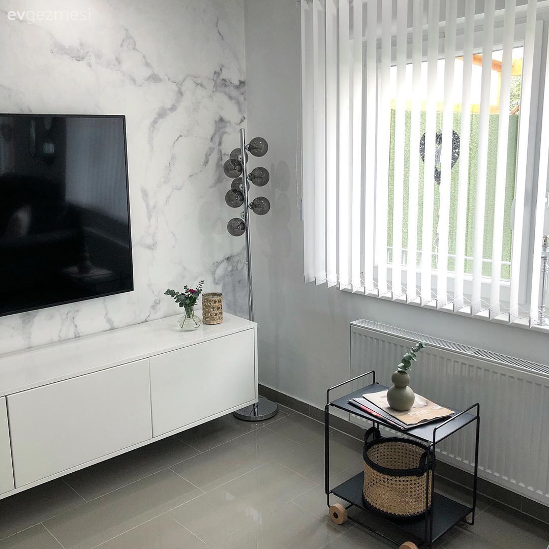 Beyaz, Modern, Tv ünitesi, Duvar dekorasyonu, Yan sehpa, Sehpa, Perde, Dekoratif Objeler, Lambader, Aydınlatma, Hasır sepet