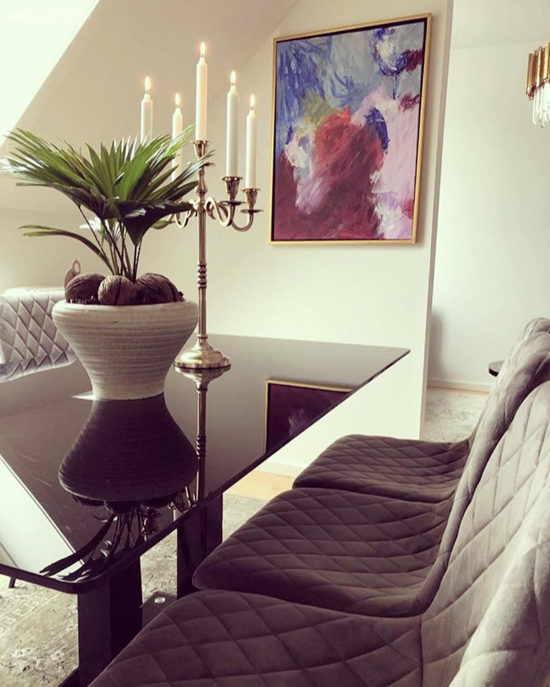 Yemek Odası, Gri, Siyah, Mavi, Yemek masası, Sandalye, Vazo, Ev Aksesuar, Şamdan, Halı, Tablo, Duvar dekorasyonu