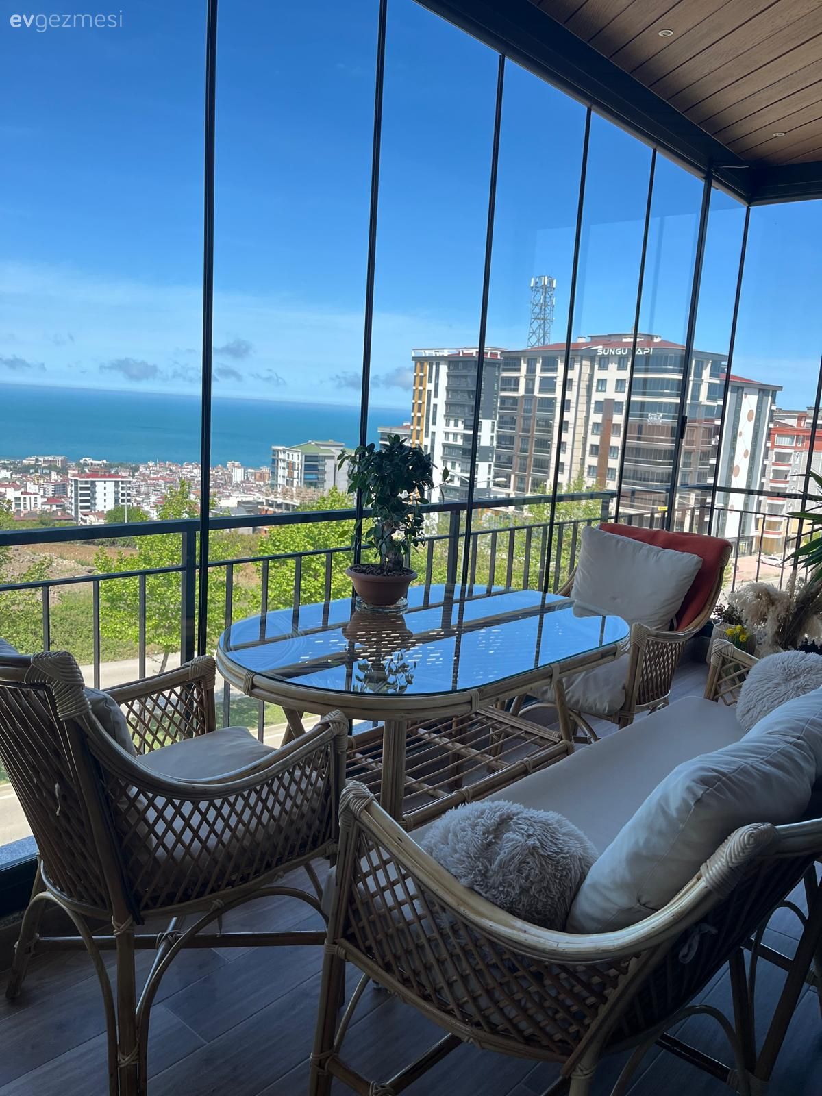 Kapalı balkon, Hasır, Ahşap Mobilya, Balkon masası, Dekoratif Objeler