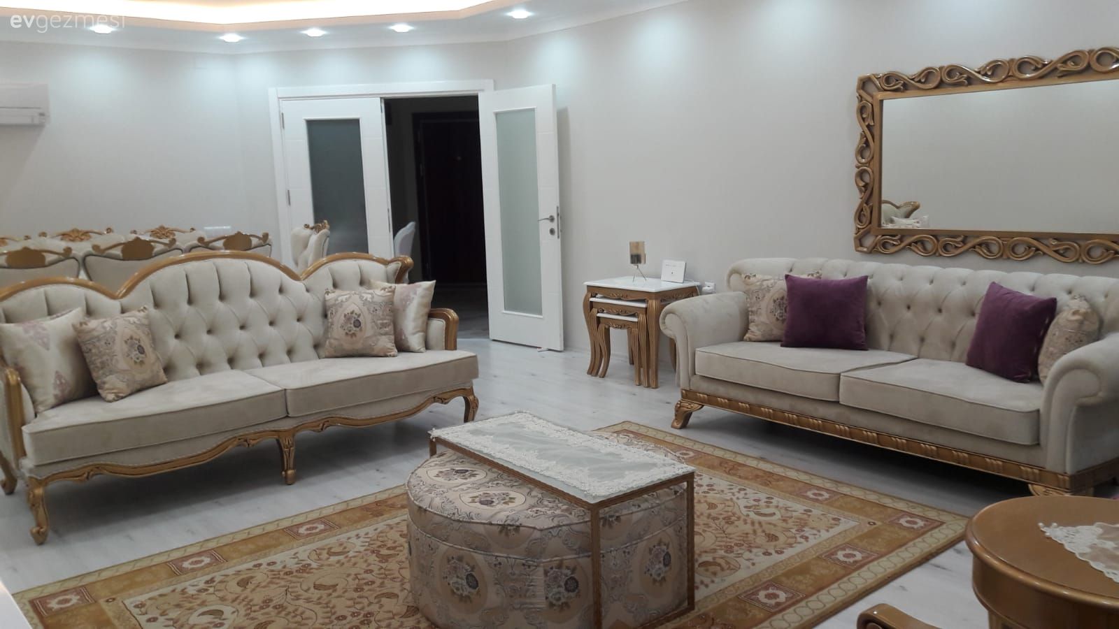 Avangart ve Klasik Stil Karışımı Bu Evin Ağır Başlı Ruhunu Ortaya Çıkarmış!