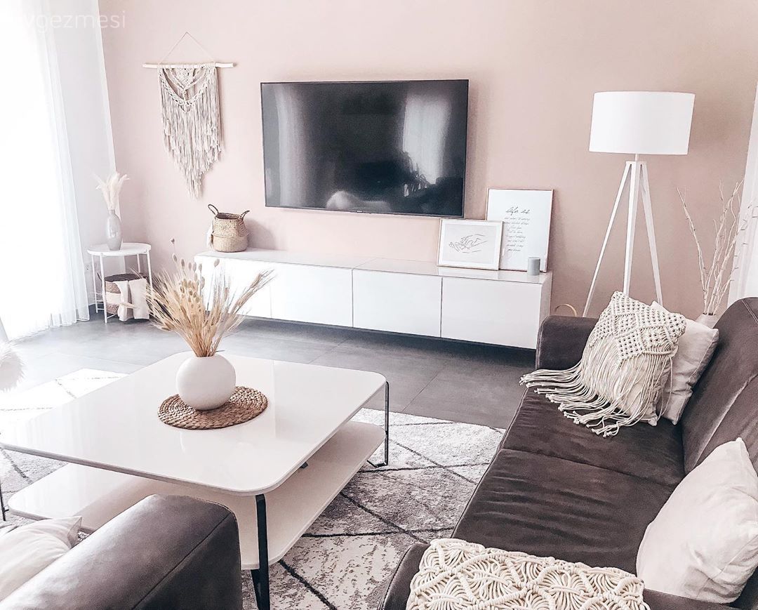 Salon, Modern, Vizon, Beyaz, Koltuk takımı, Orta sehpa, Sehpa, Tv ünitesi, Tv ünitesi aksesuarları, Ev Aksesuar, Lambader, Aydınlatma, Makrome, Halı, Salon halısı, Çiçekler, Fon perde, Perde, Kırlent, Ev tekstili