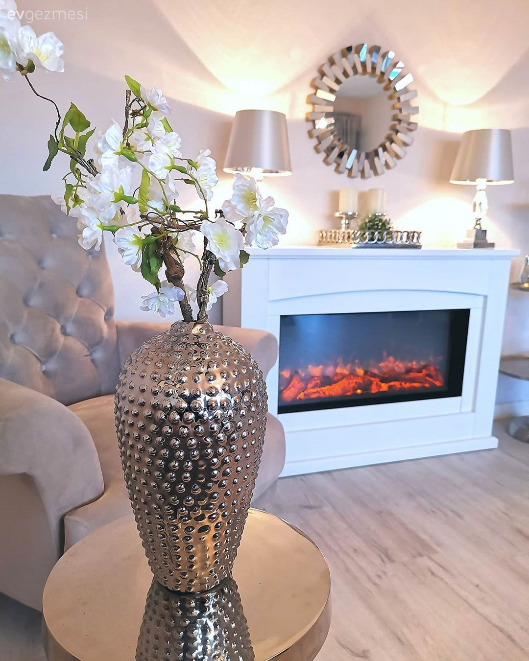 Şık Olmayı Aklına Koyan Bu Evin Göbek Adı Işıltı