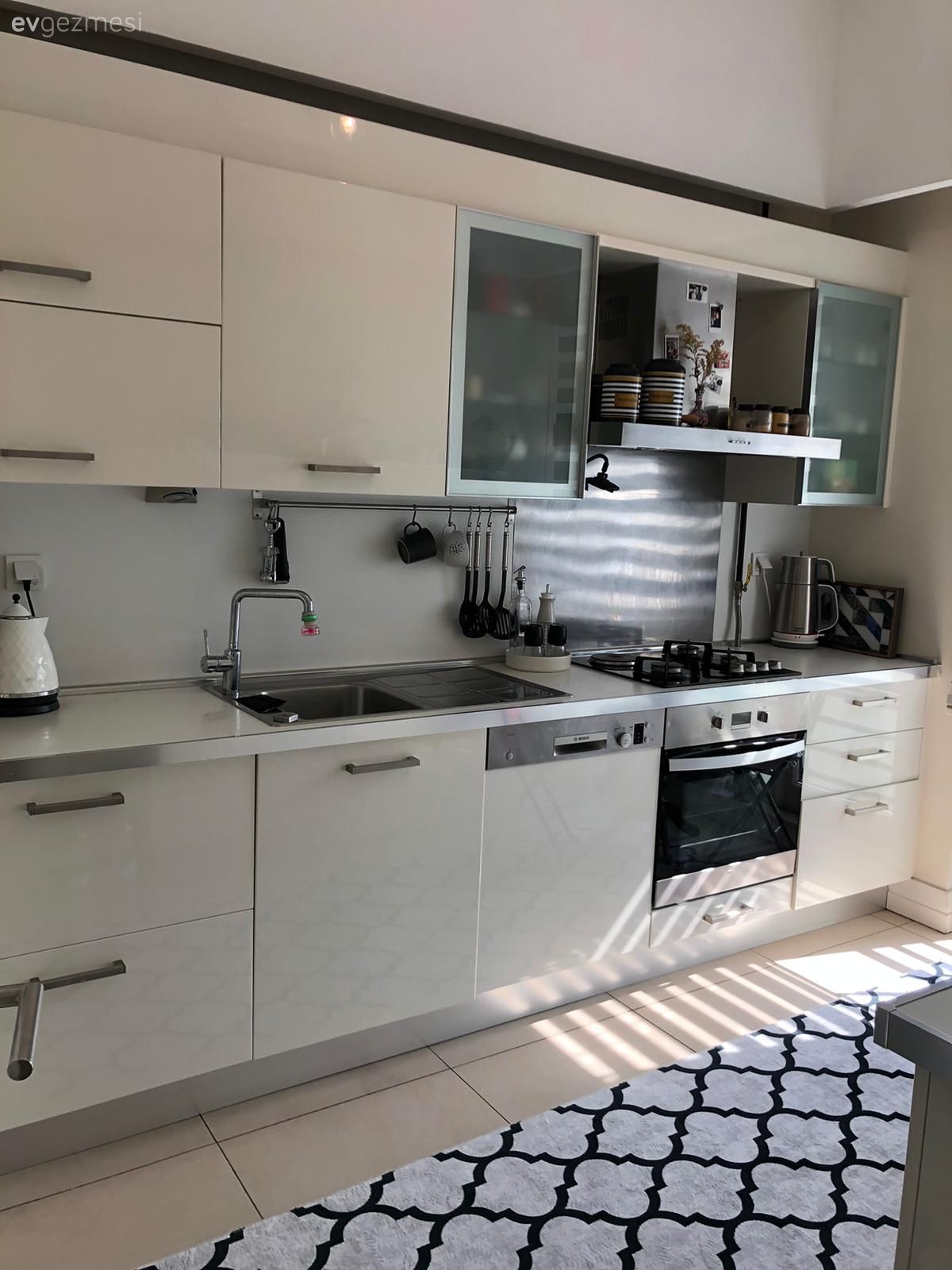 Ev Gezmesi: Yeşil Rengin Enerjisini Alan Bir İstanbul Evi