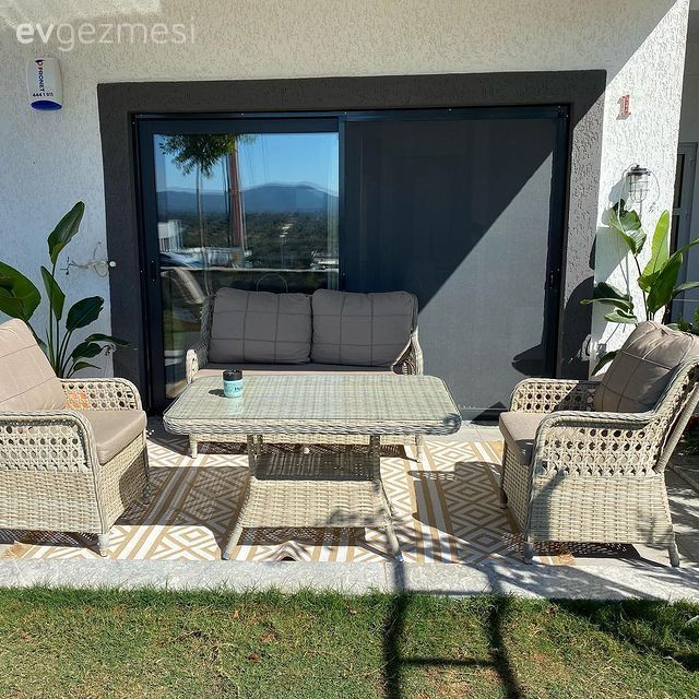 Kalabalıktan Sakinliğe Kaçış: Mütevazı Bir Bodrum Evi