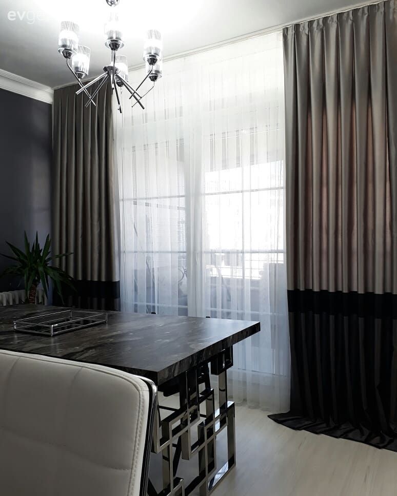 Gri, Antrasit  , Halı, Dekoratif Objeler, Ev Aksesuar, Yemek Odası, Mermer masa, Aydınlatma, Yemek odası avizesi, Ev bitkisi