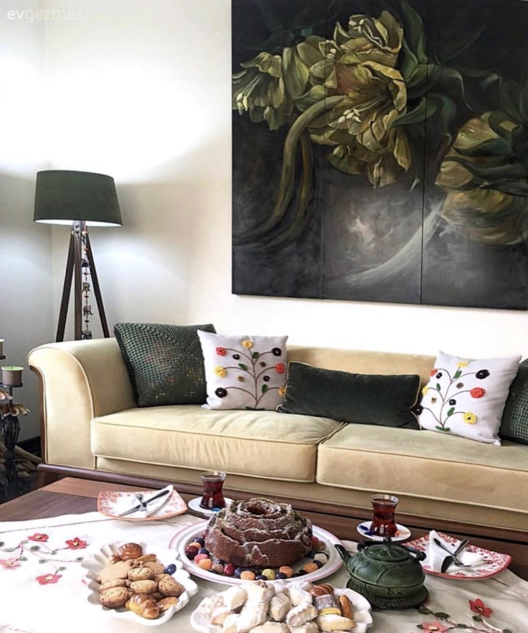 Bu İstanbul Evinin İçi Ayrı, Bahçesi Ayrı Bir Güzel