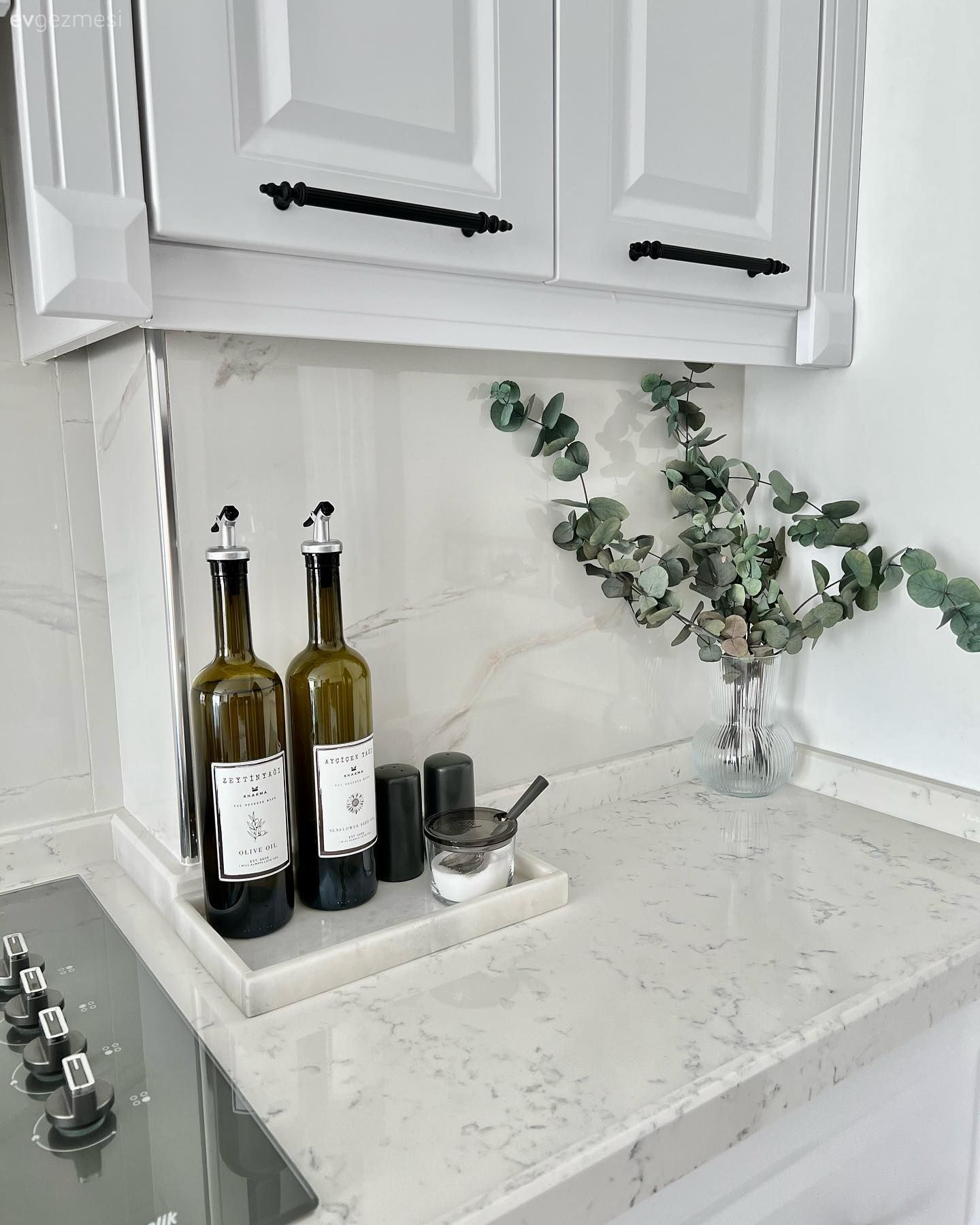 Shaker kapaklı dolaplar, Mutfak, Beyaz, Mutfak tezgahı, Mutfak tezgah arası, Tezgah arası doğal taş