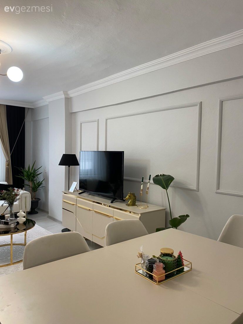 Duvar çıtalama, Tv ünitesi, Tv ünitesi aksesuarları, Ev Aksesuar, Fon perde, Perde, Tül perde, Abajur, Aydınlatma, Dekoratif Objeler, Orta sehpa, Sehpa, Halı, Salon halısı, Sandalye, Yemek masası