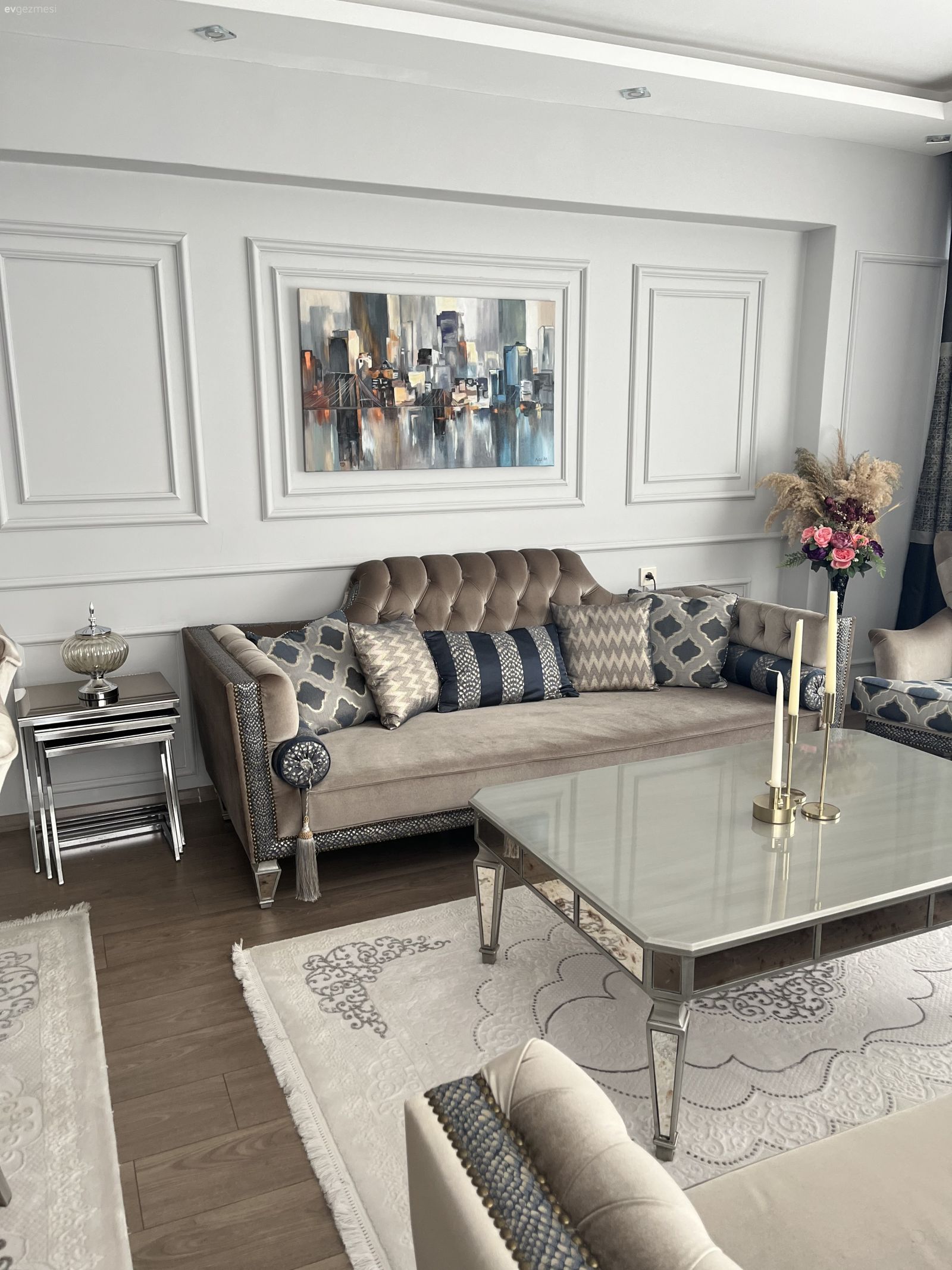 Art Deko ve Klasik Arasında Yolunu Çizmiş Bir Dekor