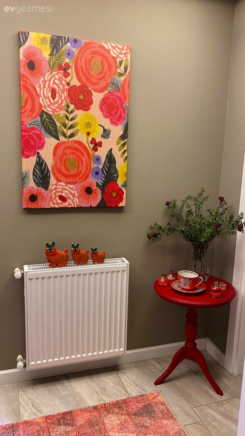 Gri duvar, Vizon, Yan sehpa, Sehpa, Tablo, Duvar dekorasyonu