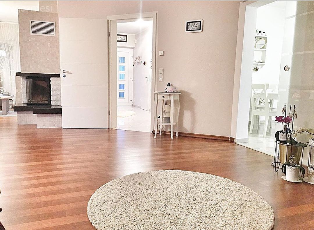 Salon, Dresuar, Beyaz, Siyah, Yuvarlak halı, Halı, Saksı, Çiçekler, Orkide, Şömine