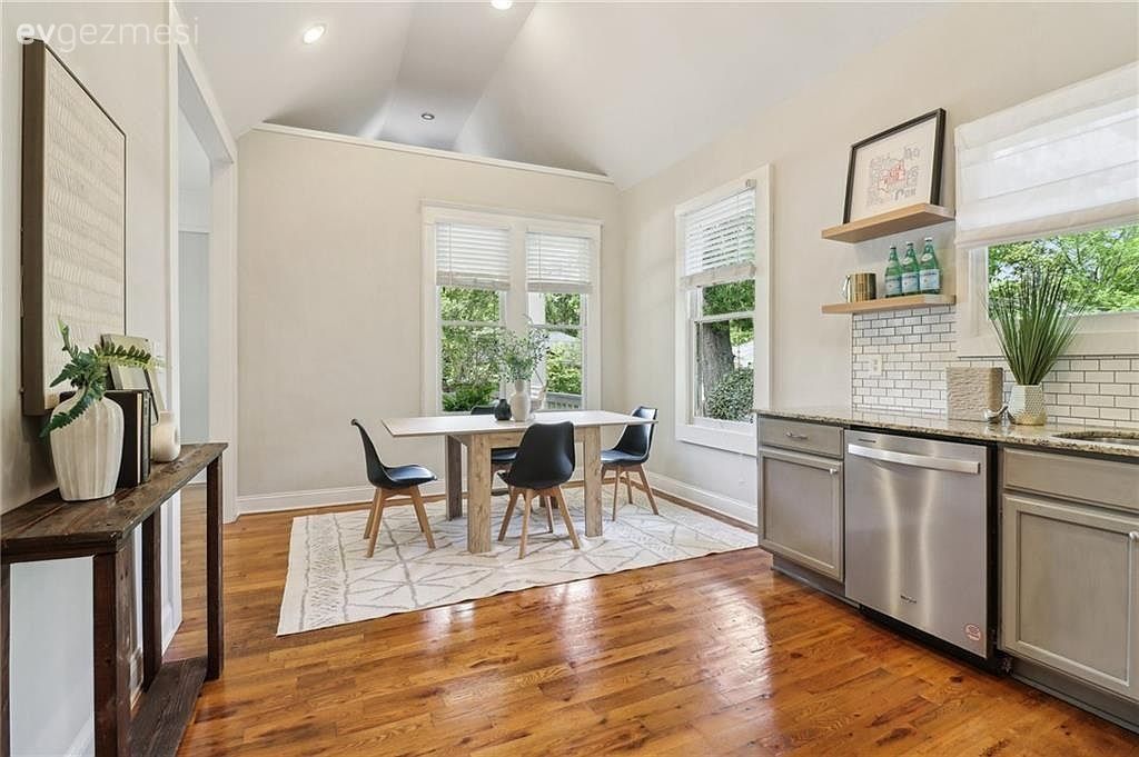 Dizilerden Fırlamışçasına Duran 105 M2'lik Samimi Ev