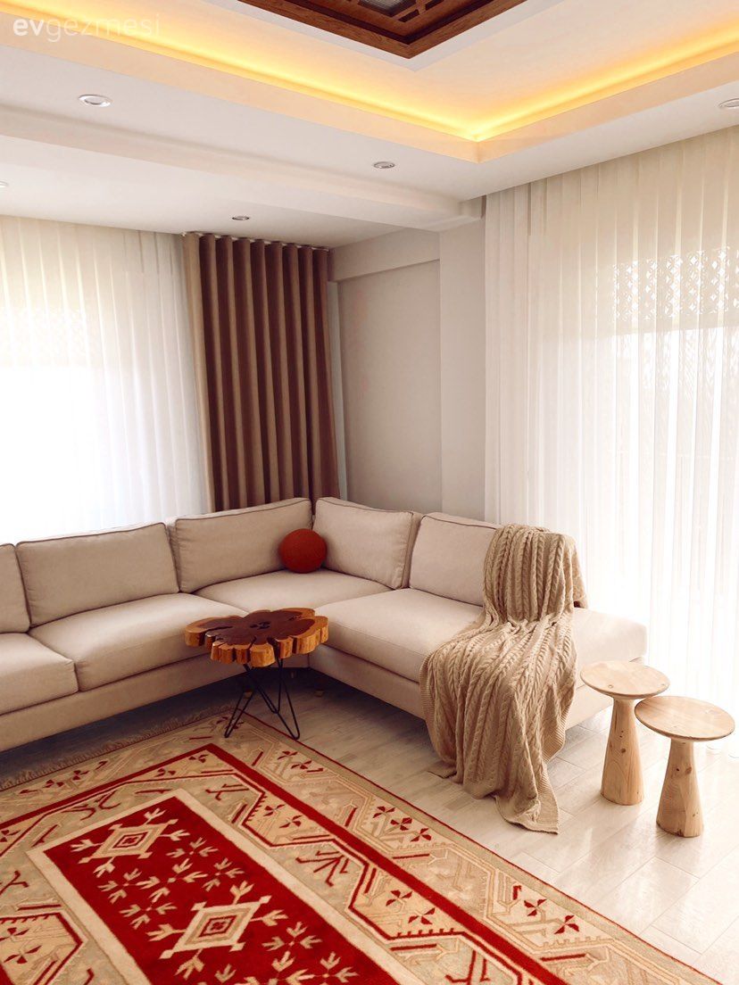 Bu Denizli Evinin Baş Rolünde Capcanlı Bir El Dokuma Halı Var