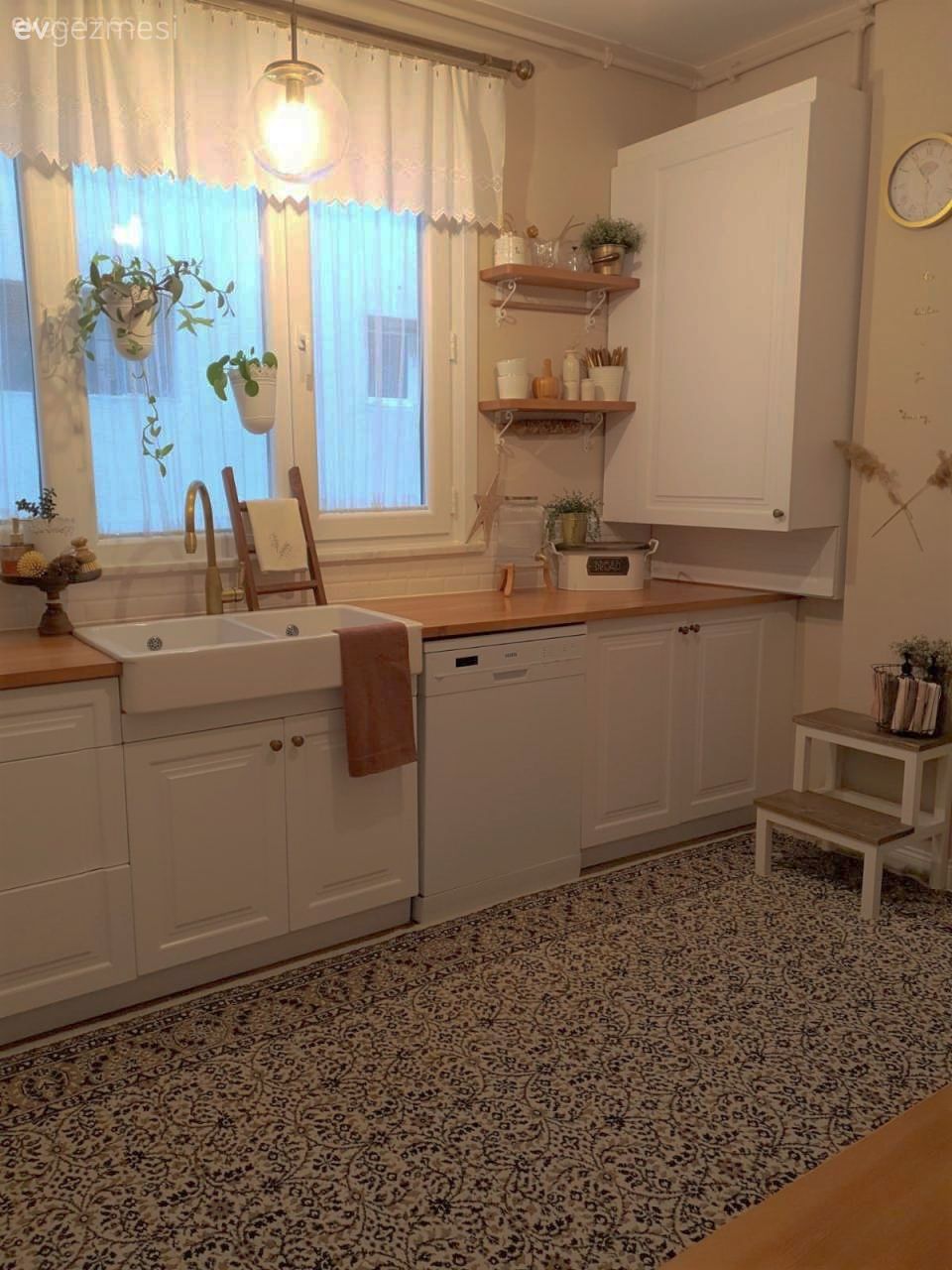 Yıllara Meydan Okuyan Bu Ev İçinde Nostaljik Bir Hikayeyi de Barındırıyor