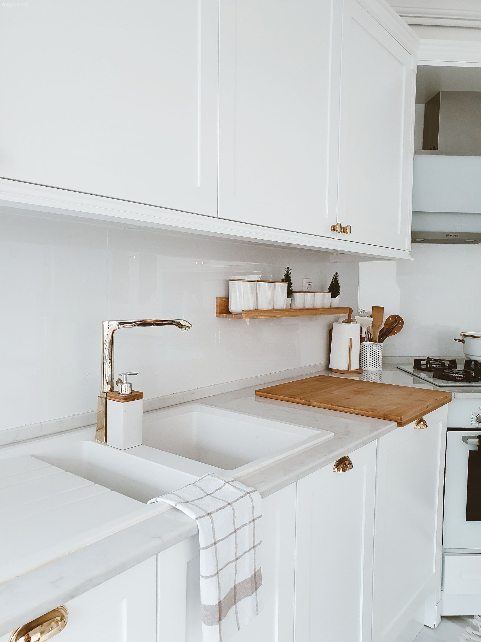 Beyaz, Mutfak tezgahı, Mutfak, Mutfak tezgah arası, Tezgah arası seramik, Mutfak aksesuarları