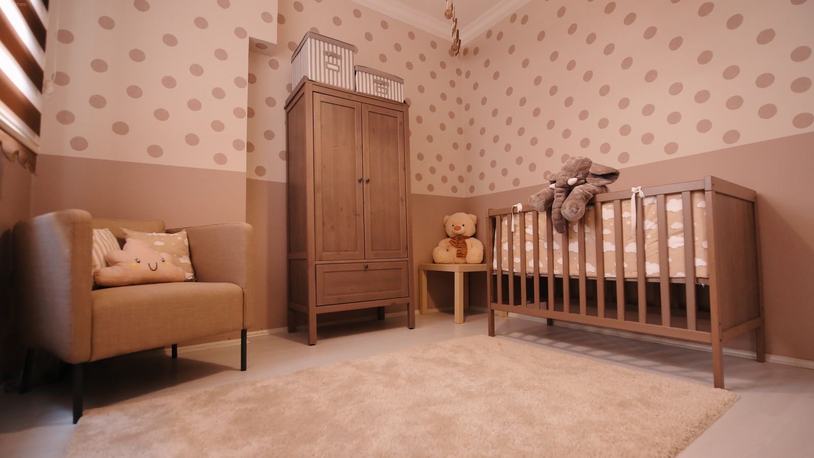 Her Tarafı Işık Alan Bu Ev Güzel Fotoğraflar İçin Uygun Bir Arka Fon