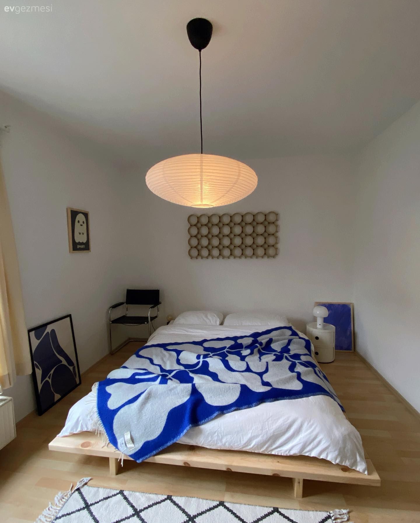 Japandi Stilin Hakim Olduğu Bu Evde Maviler Göz Bebeği!